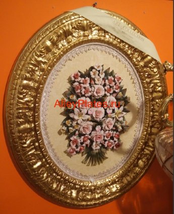 Панно овальное "Букет с розами в ассортименте ", материал: керамика, 55х65 cm 40501=F=CASA Купить дорогой подарок Вип класса. В магазине широки выбор эксклюзивных подарков и предметов интерьера. Купитьфарфоровые  картины премиум класса. Купить панно с посеребрением Италия.