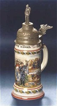 Немецкая керамическая пивная кружка пехотного полка с фигурой солдата на крышке.